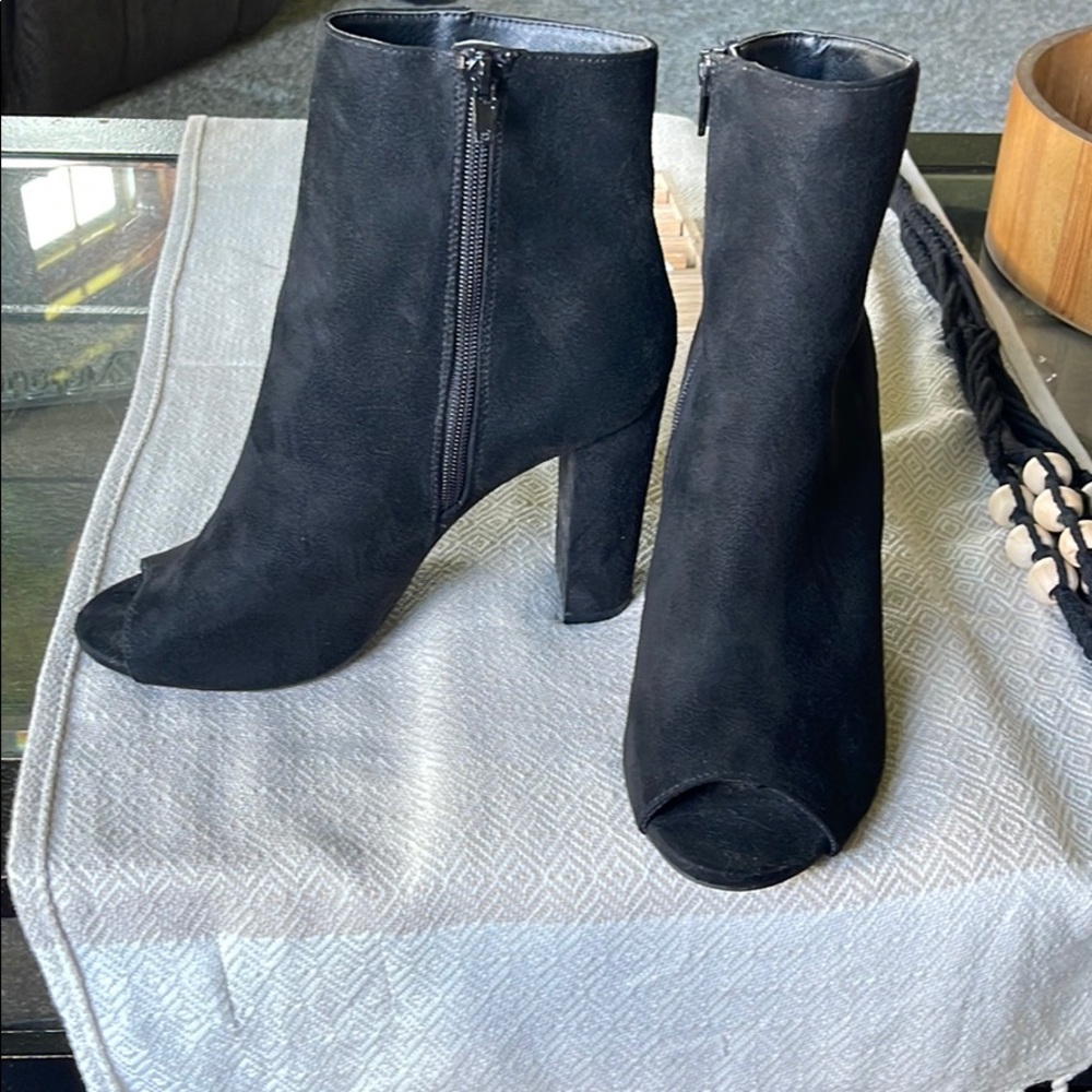 Wild Diva Morris-03 Peep Toe Heel Booties